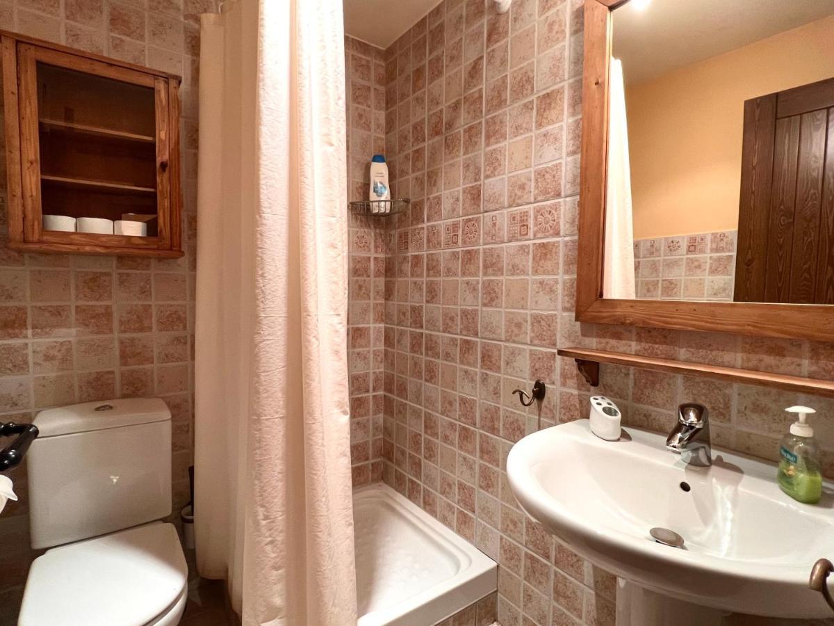 Apartament De La Vall Ferrera - L'Amfitriona Areu Zewnętrze zdjęcie