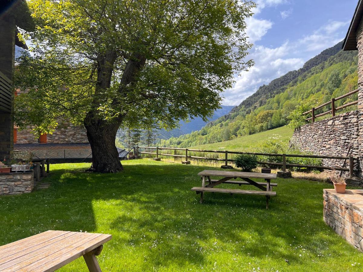 Apartament De La Vall Ferrera - L'Amfitriona Areu Zewnętrze zdjęcie