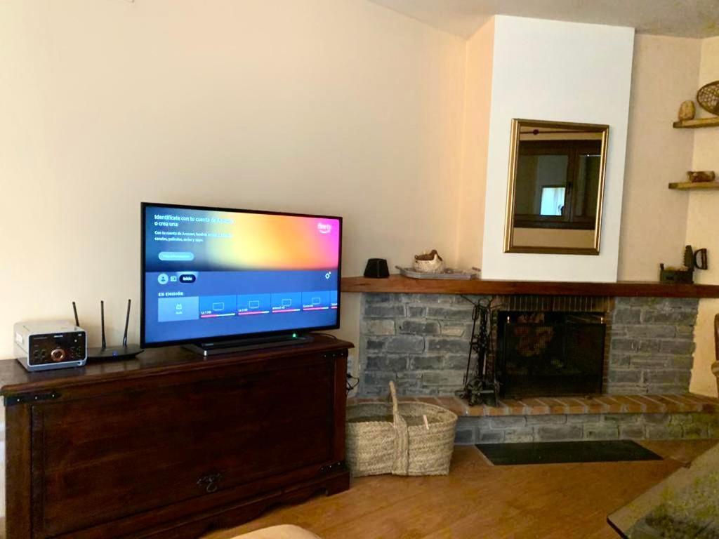 Apartament De La Vall Ferrera - L'Amfitriona Areu Zewnętrze zdjęcie